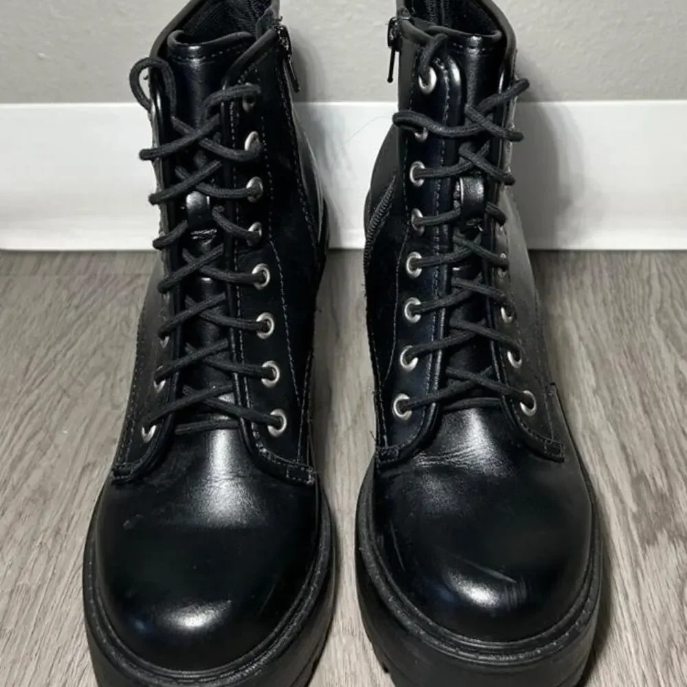 Soda black leather lace up platform boot